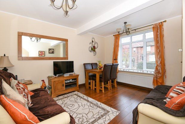 Thumbnail Property to rent in Groveside Road, London