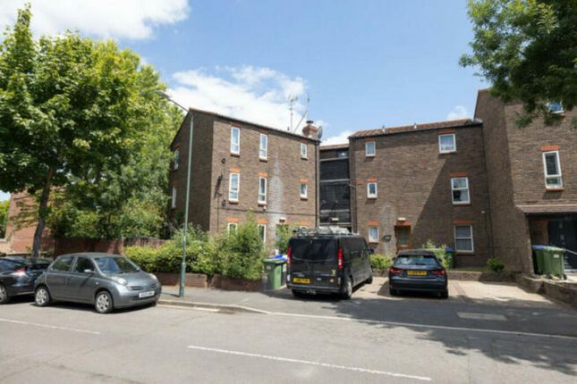 Thumbnail Flat to rent in Glimpsing Green, Erith