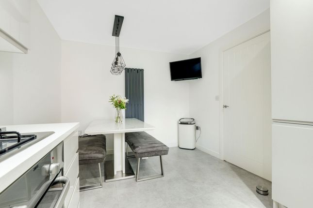 8 Linseed Grove, Mansfield photo 4