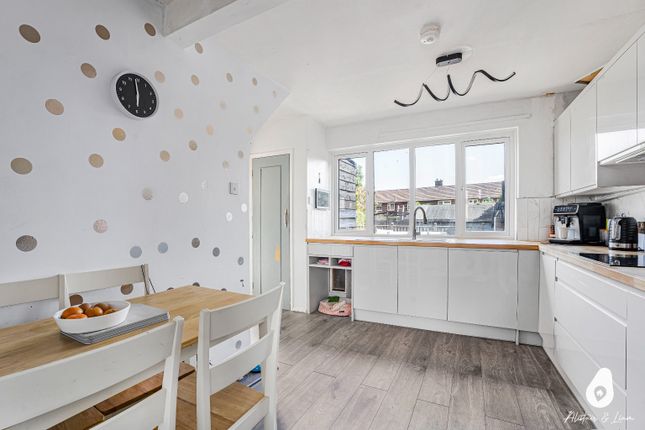 19 Oak Lane, Ambrosden, Oxfordshire photo 3