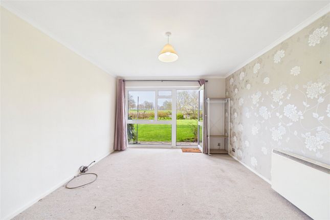 29 Dorchester Court,, Liebenrood Road, Reading photo 3