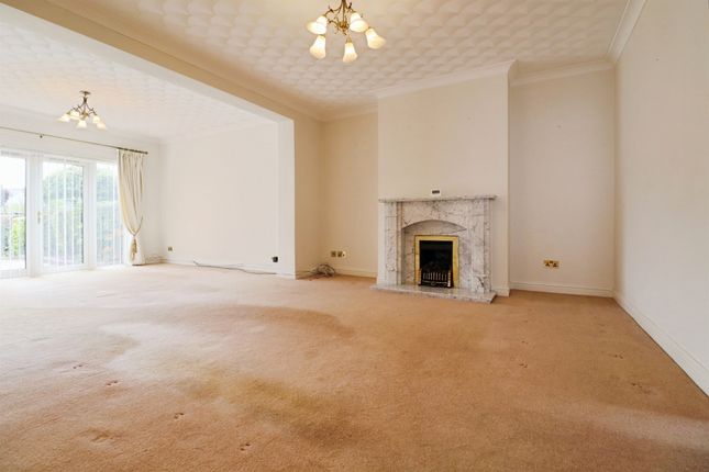 11, Church Road, PONTYPRIDD photo 4