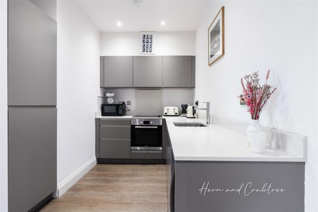 11, The Lindens, Romilly Crescent, Pontcanna photo 3