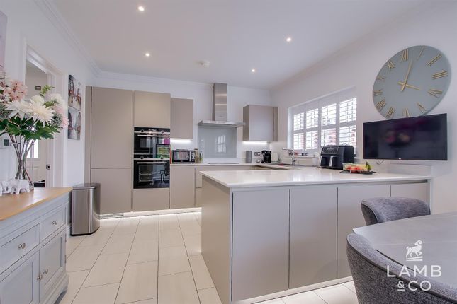 8, St. Andrews Close Weeley, Clacton-On-Sea photo 4