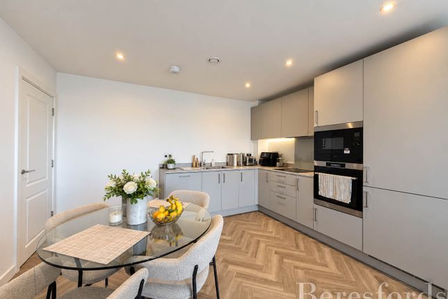 Flat 17 Bentley Court,, Finlay Gardens, Hornchurch photo 3