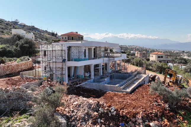 Villa for sale in Kokkino Chorio, Apokoronos, Chania, Crete, Greece