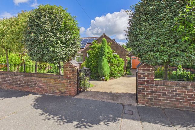 2-bed house on 5, Highlands Avenue, Horsham, £575,000