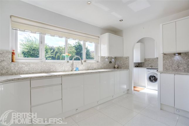 2, Elmwood Chase, Leeds photo 3