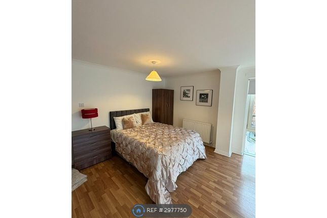 Flat, Coopers Well St, Glasgow photo 4
