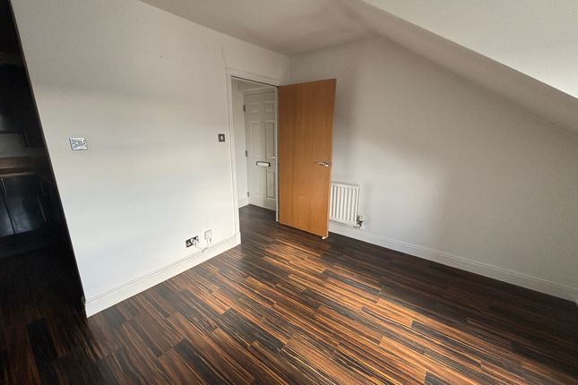 107 Dee Village, Millburn Street, Aberdeen photo 2
