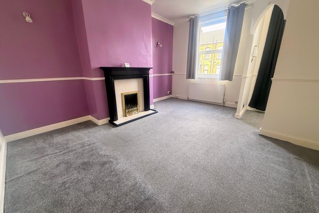 82, Springfield Road, LEEDS photo 3