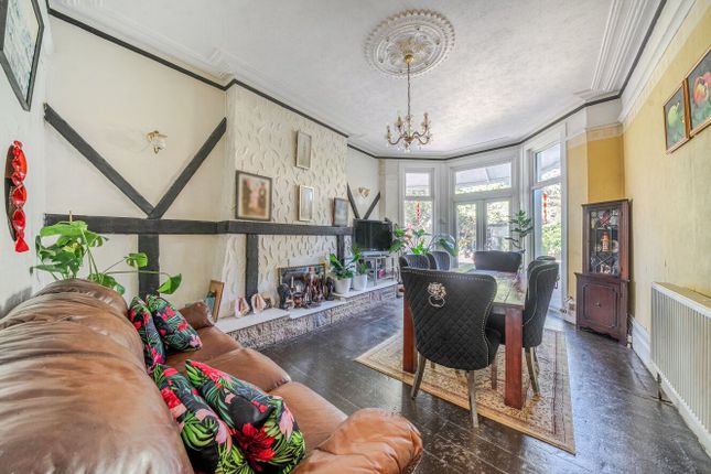 5, Thornsbeach Road, London photo 4