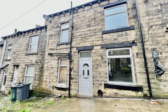 Thumbnail Terraced house to rent in Oak Grove, Keighley