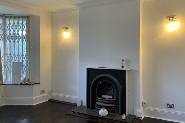 189, Hendon Way, London photo 3