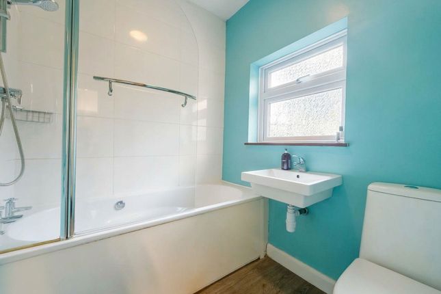 30 Faraday Grove, Gateshead photo 4