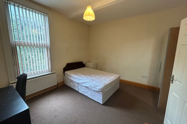 Woodsley Road Hyde Park, Leeds photo 3