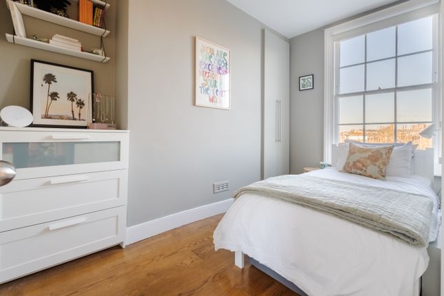 Terraced house for sale in Union Square, Islington