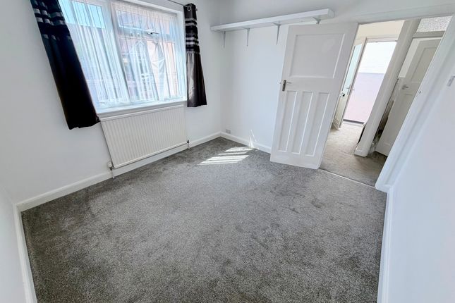 3 Pentland Avenue, Chelmsford photo 2