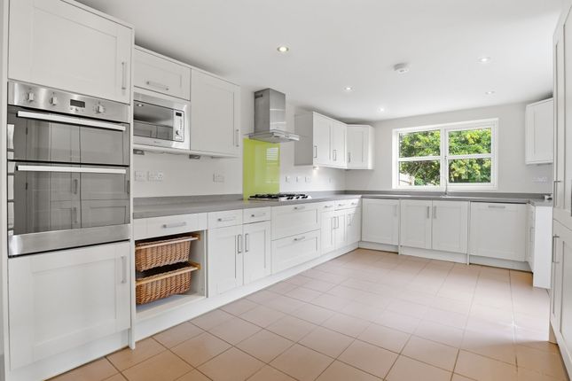 12 Dolben Court, Milton Keynes photo 4