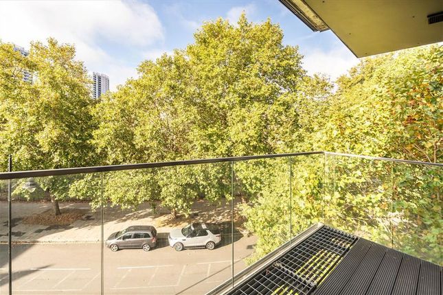 Flat 12, Dawkins Court, 2, Garland Close, London photo 4