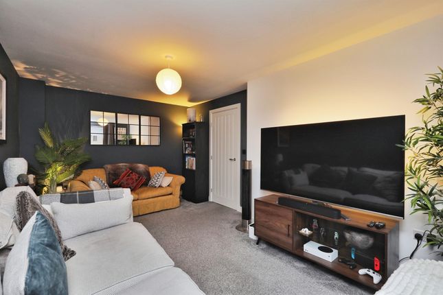 9, Swan Road, Doncaster photo 2