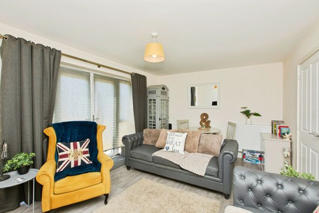 27, Etteridge Drive, Derby photo 2