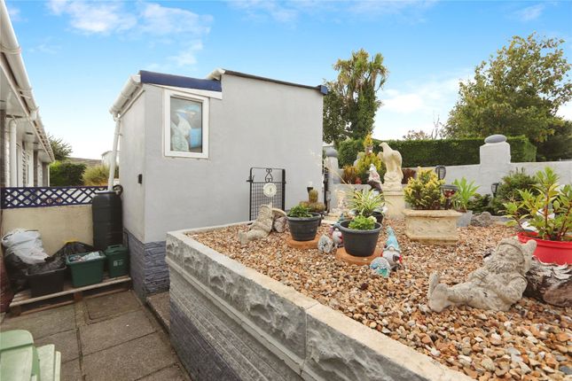 8, Clovelly Gardens North, Devon photo 2