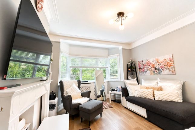 39 Grover Court,, Loampit Hill, London photo 4