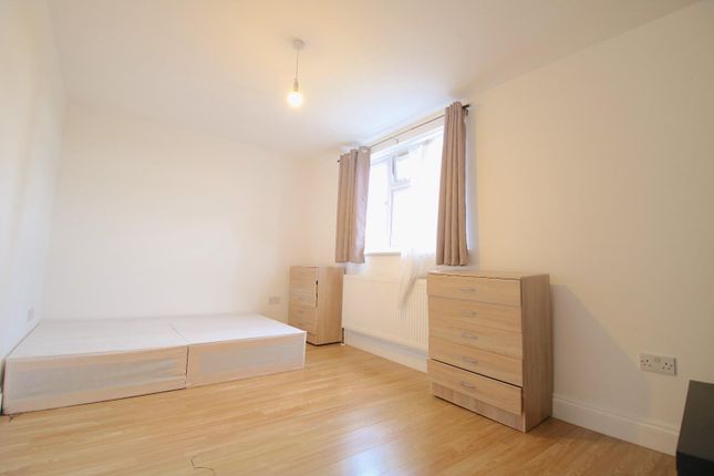 Flat 2 LHS, First and Second floors, 204 Longbridge Road, Barking photo 5