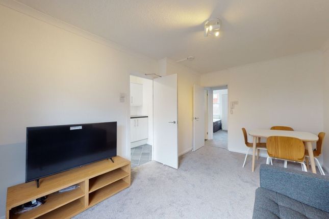 Thumbnail Flat to rent in Harewood Row, London