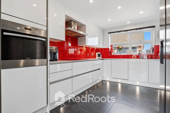14 Wainscot Place, Skellow, South Yorkshire photo 4