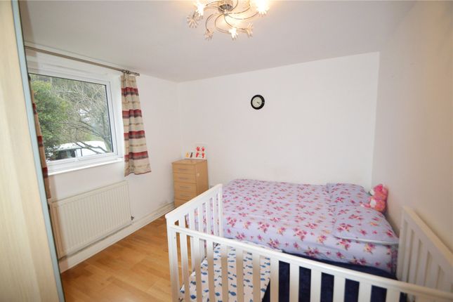 16, Lister Court, Purley photo 4