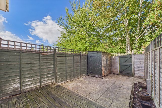 11 Southgate Drive, Towcester photo 2