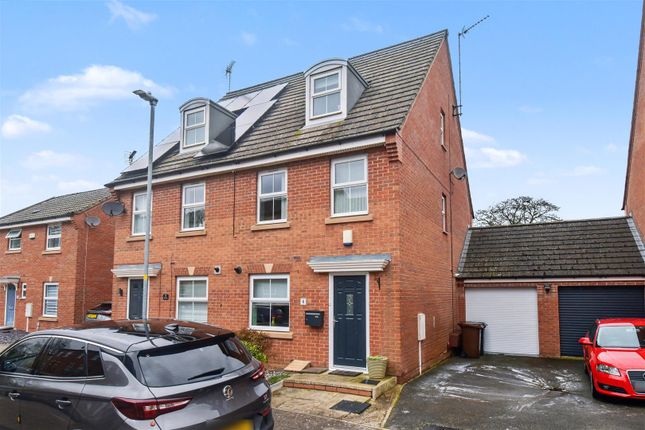 3-bed house on 6, Frith Close, Corby, £260,000