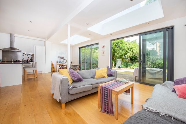 16, Hillbury Road, London photo 2