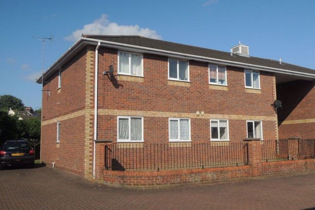 Thumbnail Flat to rent in Westminster Court, Whitehall Close, Colchester