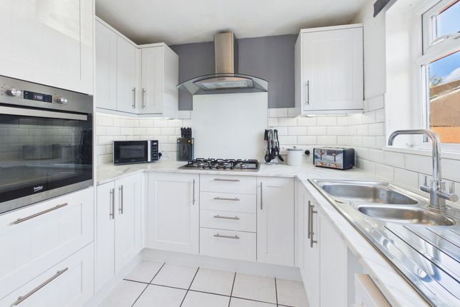 23 Willow Road, Nottingham photo 3