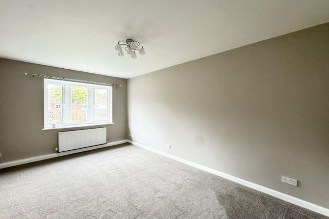 6 Pollards Fields, Knottingley photo 3