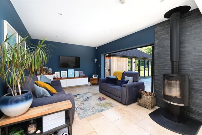 Robinsmead,, The Village, Wokingham photo 4