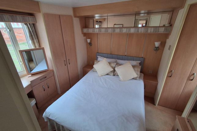 Coopers Beach Holiday Park, Church Lane, Colchester photo 4