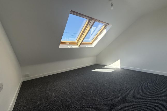 Flat 6, Rathkerr Court, Grantham photo 3