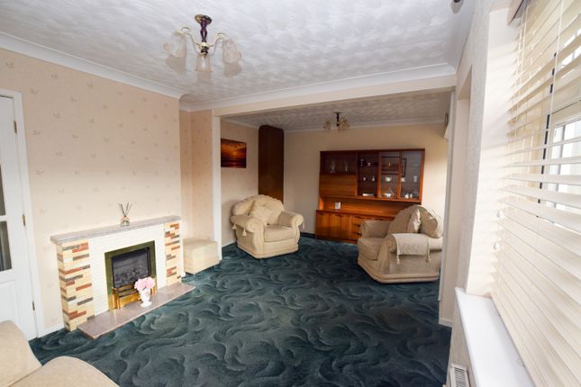 23, Fieldhouse Drive, Telford photo 2