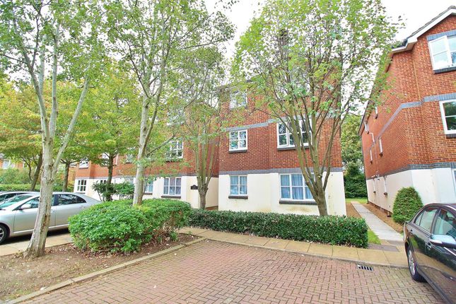 Flat for sale in Anthony Court, Malting Way, Isleworth