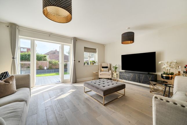 16, Elmore Drive, Harrow photo 2