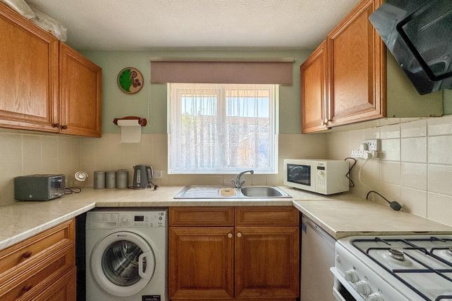 16, Peregrine Close, Weston-Super-Mare photo 3