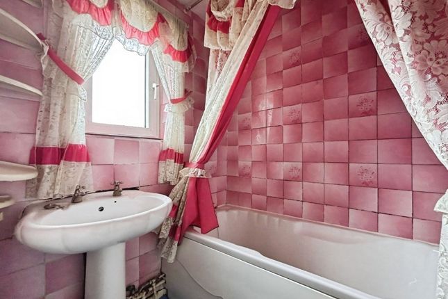 6, Hymers Avenue, South Shields photo 5