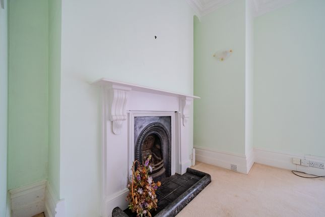 1  Arden Mead , Staveley Road, Eastbourne photo 4