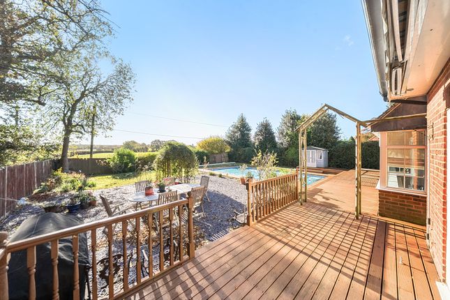 29, Raffin Green Lane, Datchworth, Knebworth photo 3