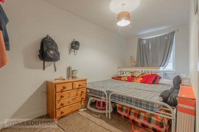 Flat for sale in Cumberland Close, Halifax, West Yorkshire