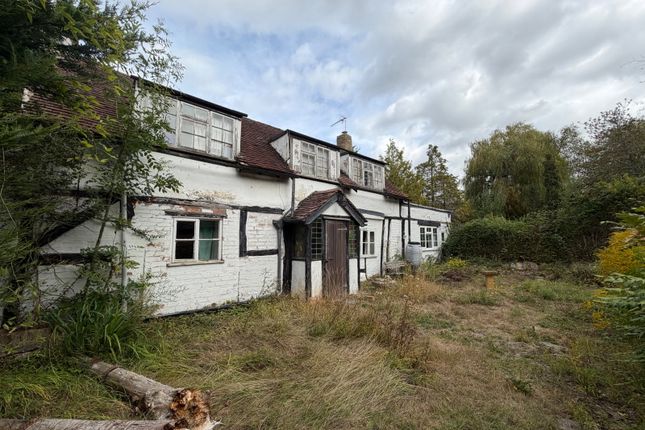 3-bed detached on The Slinget, Stratford-upon-avon, £350,000